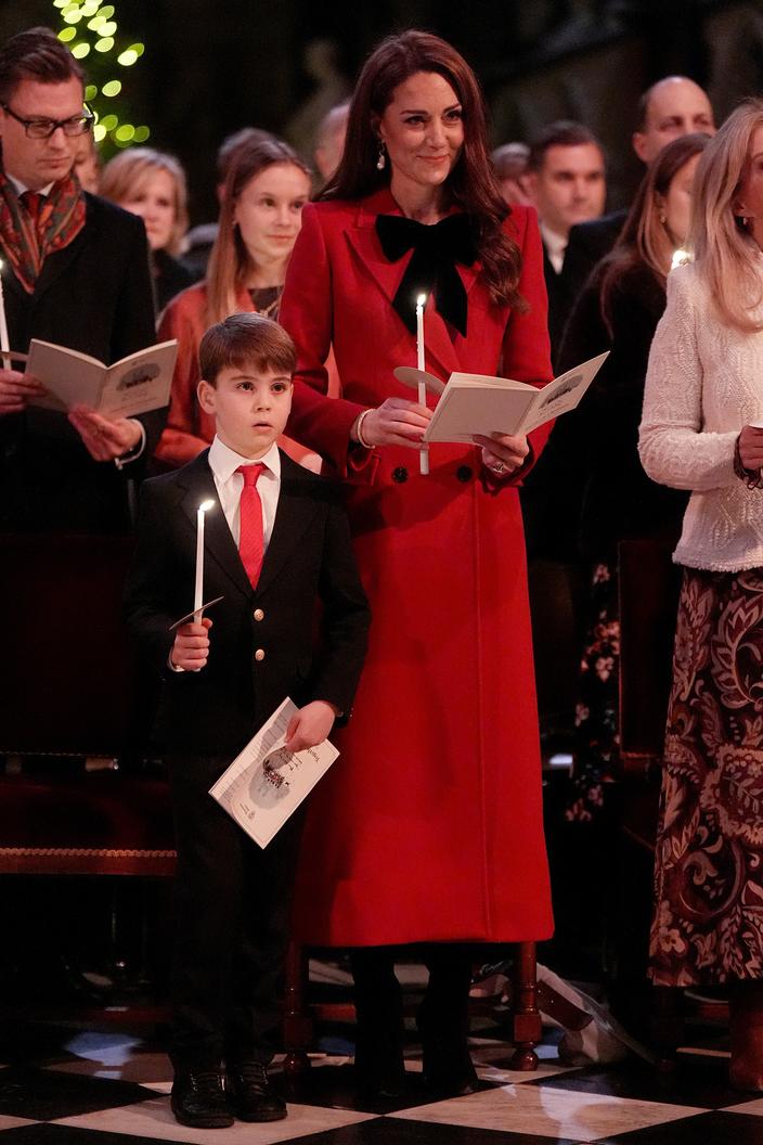 PHOTOS - Kate Middleton en pleine forme : elle apparaît avec William et  leurs enfants au concert de Noël