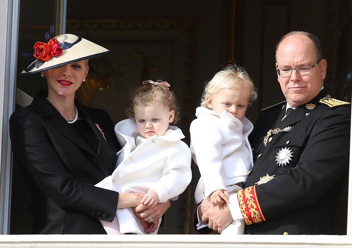 VIDÉO GALA – À Monaco, le prince Albert ému aux larmes en évoquant son  épouse Charlene et ses enfants Jacques et Gabriella