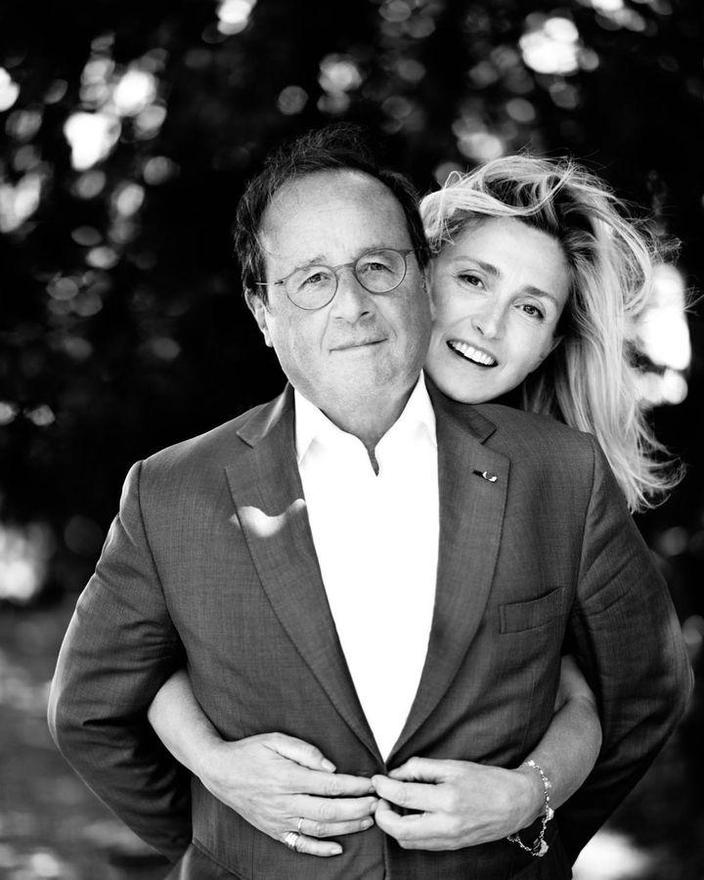 PHOTOS - François Hollande et Julie Gayet : retour sur 10 ans d'amour en images
