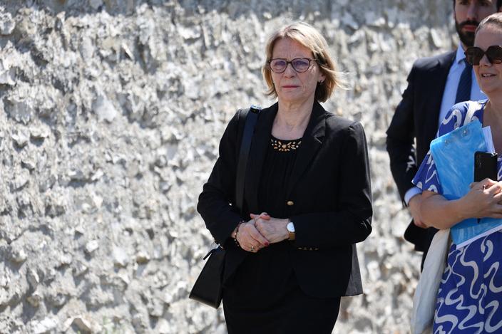 PHOTOS - Obsèques d'Olivier Marleix - François Bayrou, Bruno Retailleau…  Les politiques réunis pour un ultime hommage