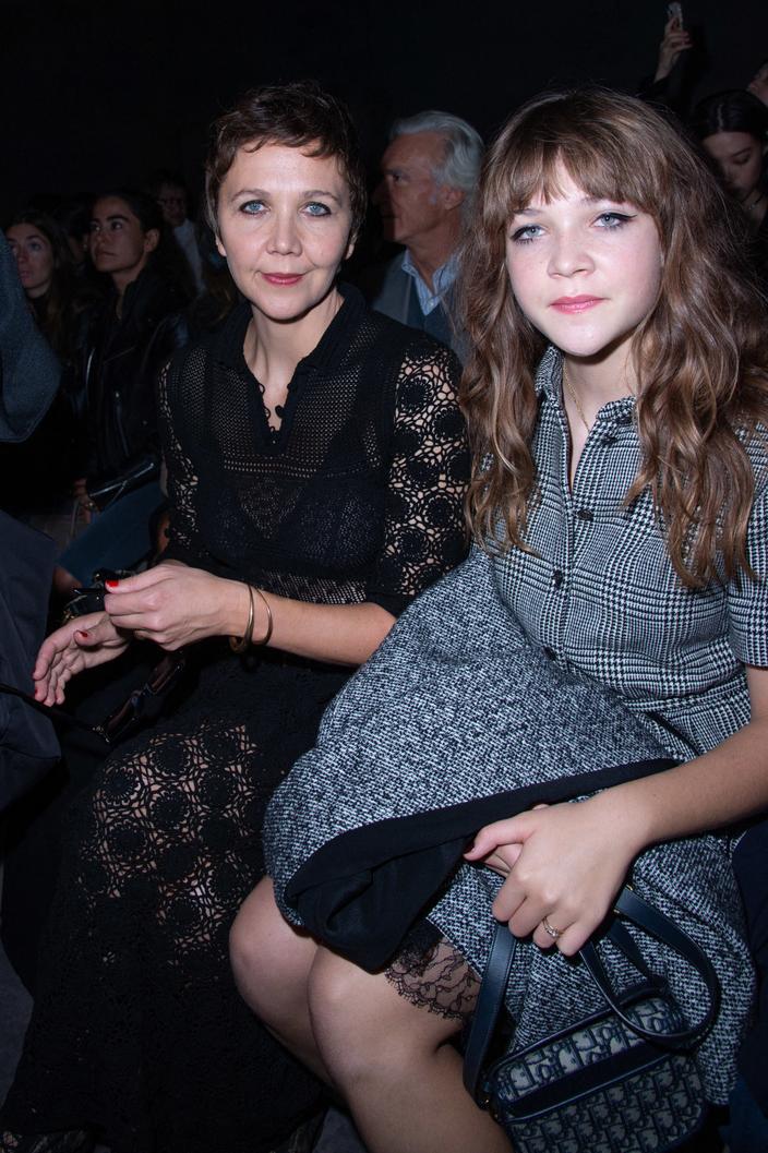 Maggie Gyllenhall Et Sa Fille Ramona 15 Ans Véritable Sosie De Son Père Au Défilé Dior