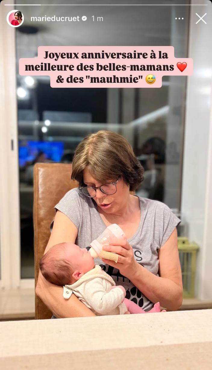 Stéphanie de Monaco grand-mère : cette rare et belle photo d'elle en train  de pouponner