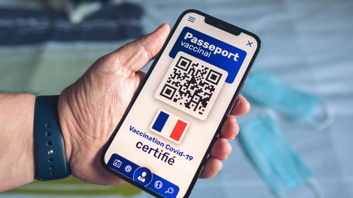 Passeport vert, passeport vaccinal, certificat sanitaire… Petit lexique du voyageur au temps du Covid-19