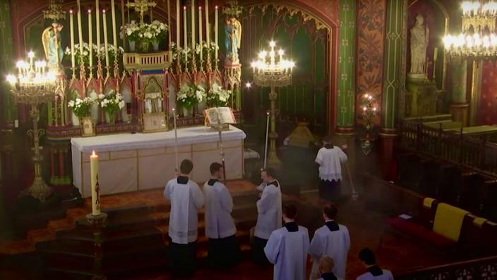 Une Enquete Ouverte Apres Une Messe Sans Respect Des Consignes Sanitaires A Paris