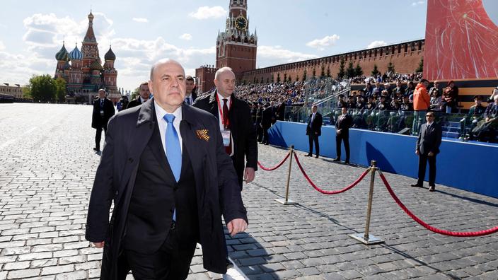 Le premier ministre russe Mikhail Mishustin au défilé militaire du 78e anniversaire de la victoire sur l'Allemagne nazie, sur la place Rouge, à Moscou, le 9 mai 2023.
