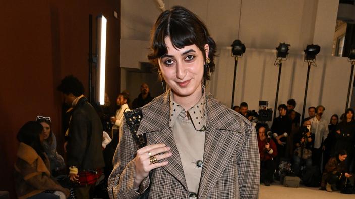 Rama Duwaji, l’épouse du maire Zohran Mamdani, fait sensation en front row à la Fashion Week de New York
