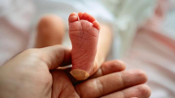 Amyotrophie spinale : quand le dépistage à la naissance sauve des vies