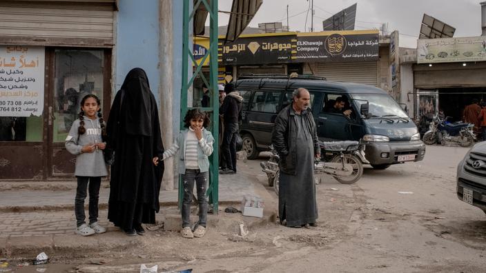 « Ils ont des cellules dormantes dans le quartier. Et nous, on est vigilants » : dans les villes syriennes, civils et policiers à l’affût des terroristes