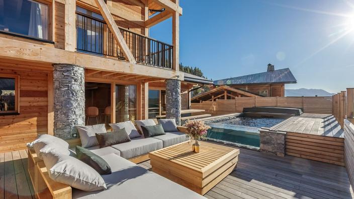 Vacances à la montagne l’été : pourquoi le beau chalet fait plus rêver que jamais
