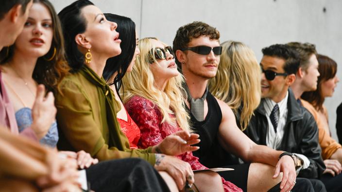 Kate Moss, Madonna, Charlotte Gainsbourg, Austin Butler... Un front row légendaire au défilé Saint Laurent