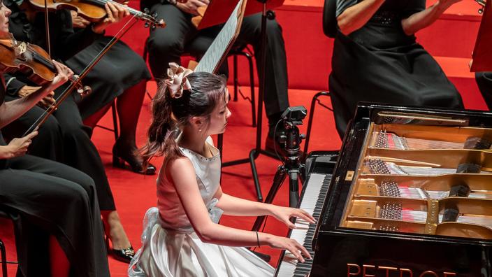 QI de plus de 130, mention très bien espérée, rêves de piano : le destin hors norme de Lucie, bientôt bachelière à 13 ans