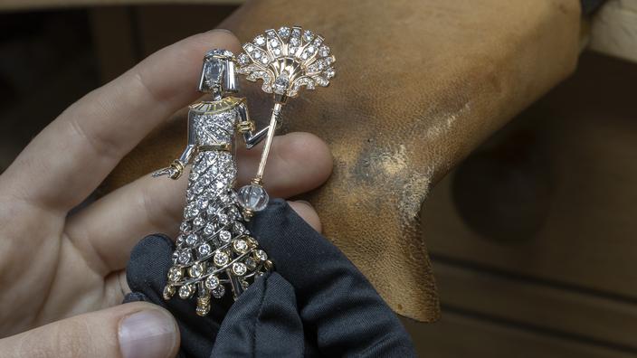 «C’est un bijou emblématique» : dans l’atelier de fabrication des fameux clips Danseuse de Van Cleef & Arpels
