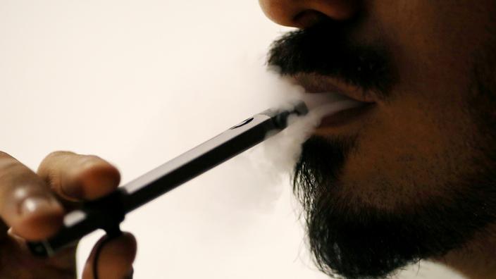 Cigarette lectronique : cinq dcs lis au vapotage aux tats-Unis