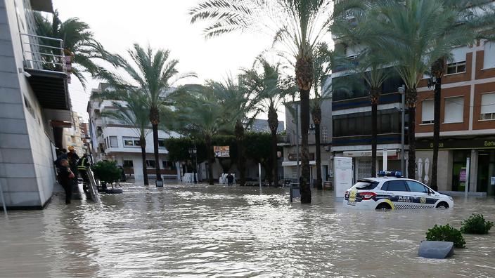 Inondations En Espagne : Six Morts, Le Premier Ministre Se Rend Sur Place