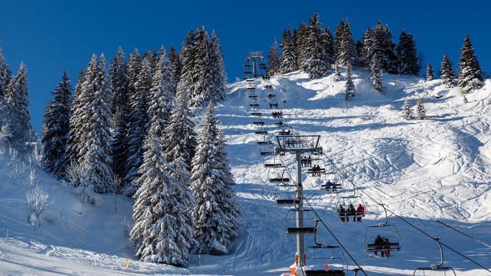 Ski : la date d'ouverture des remontÃ©es mÃ©caniques sera finalement annoncÃ©e mi-dÃ©cembre