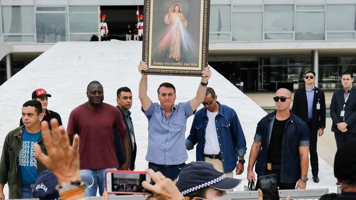 Bolsonaro criticizes the legalization of abortion in Argentina