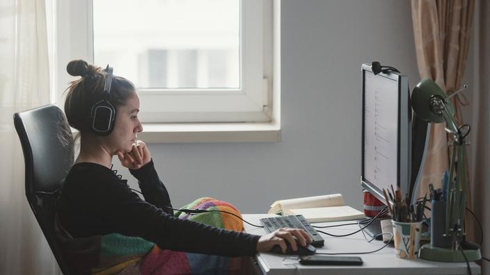 The French Get Information On Average Less Than 5 Minutes A Day On The 