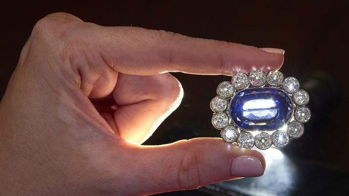 Des bijoux de la fille de Napoléon vendus 1,4 million d'euros à Genève