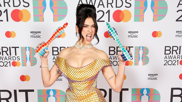 Dua Lipa sacrée lors de Brit Awards très féminins