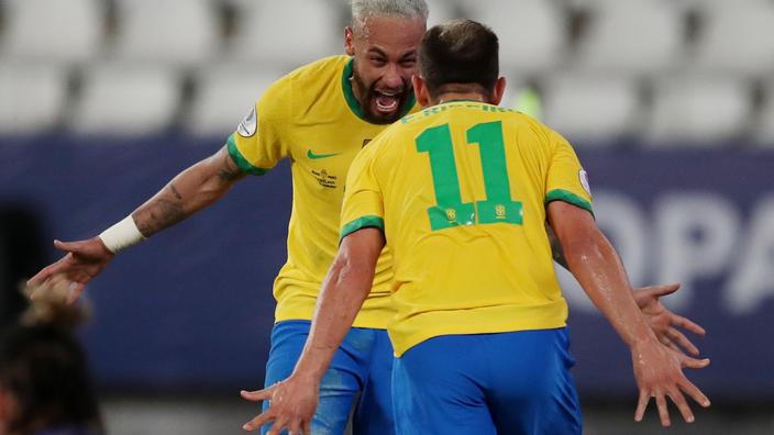 Neymar striker and conductor of Brazil who disgusts Peru