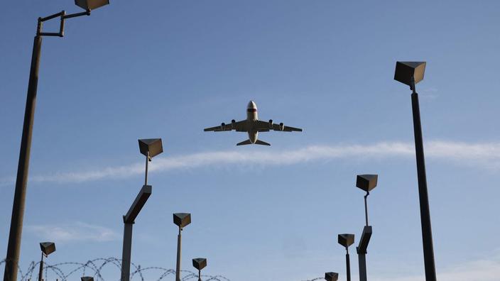 airports receive USD 8 billion in aid to deal with the pandemic