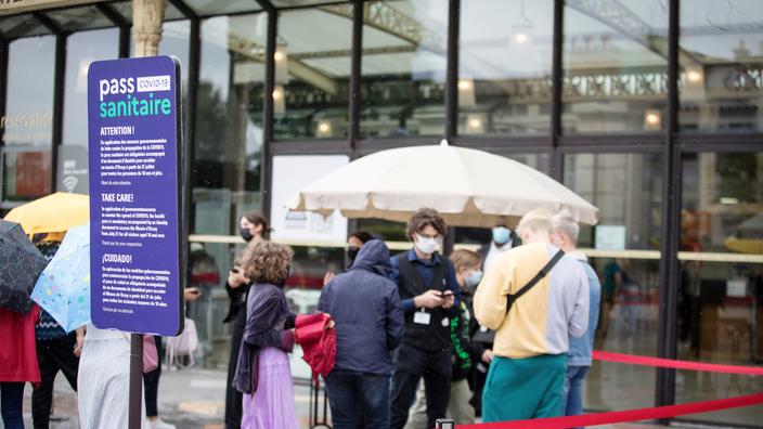 Covid-19 : l'assouplissement du passe sanitaire inqui&egrave;te les scientifiques