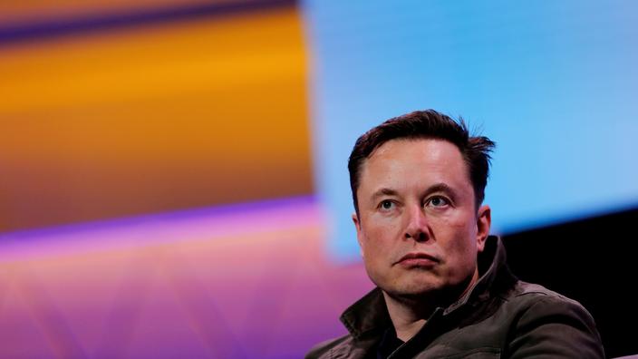 Elon Musk zou 10% van zijn Tesla-aandelen moeten verkopen