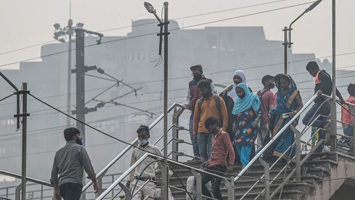 New Delhi closes schools for a week due to pollution