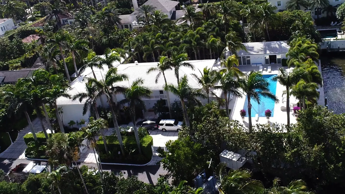 Le incredibili 58 regole che i dipendenti di Jeffrey Epstein dovevano rispettare nella sua residenza di Palm Beach