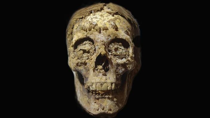Egyptians with a golden tongue unearthed from a necropolis of the ancient Oxyrhynchus