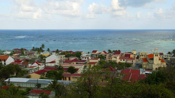100.000 foyers privés d'électricité durant plusieurs heures en Guadeloupe