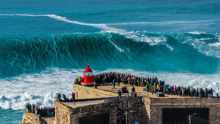 Pourquoi les vagues de Nazaré sont-elles aussi hautes, quand les voir