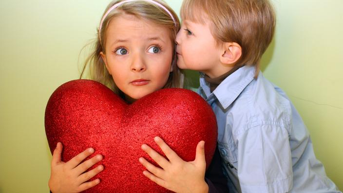Comment Faire L Amour Sur Des Enfants En Video Un cœur qui palpite, un baiser et quelques larmes... Comment parler d
