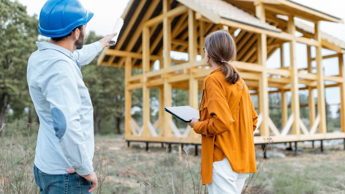 Construire sur le terrain d'autrui, l'astuce pour transmettre un bien à