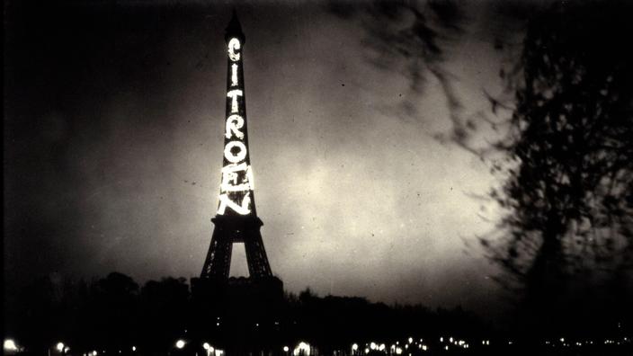 La Tour Eiffel Citroën. c.1925. Paris