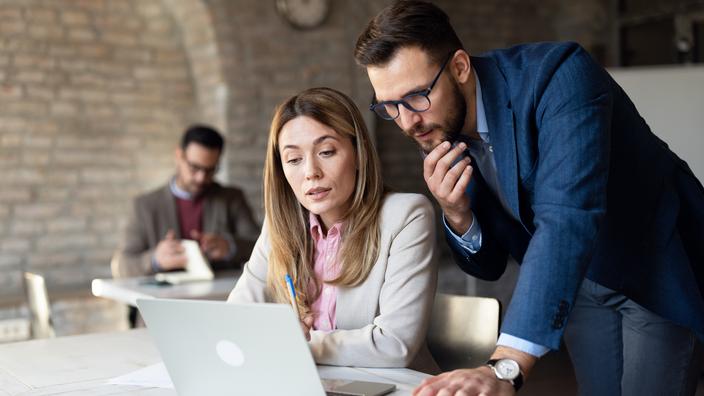 L’étude pointe que les salariés ont souvent pris le virage de l’IA « de leur propre initiative ».