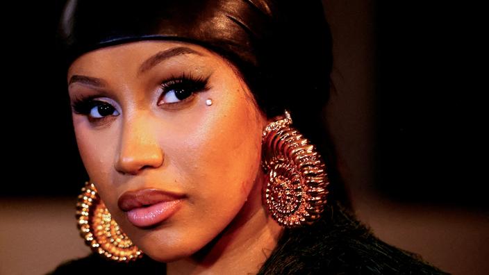 La rappeuse Cardi B acquittée à son procès pour agression