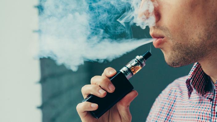 Cigarette lectronique : quels sont vraiment les risques du vapotage ?
