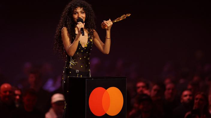 Brit Awards: la star britannique Olivia Dean remporte les plus belles ...