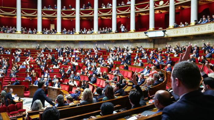 L’Assemblée adopte la loi simplification et confirme la suppression des ZFE
