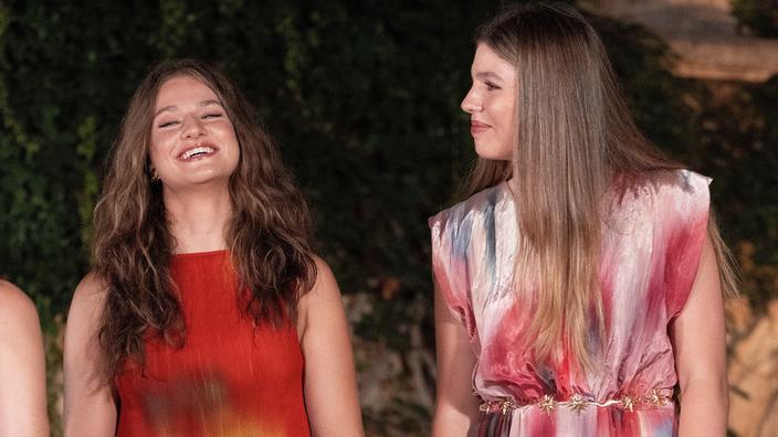 deux-s-urs-flamboyantes-leonor-et-sofia-d-espagne-relancent-la