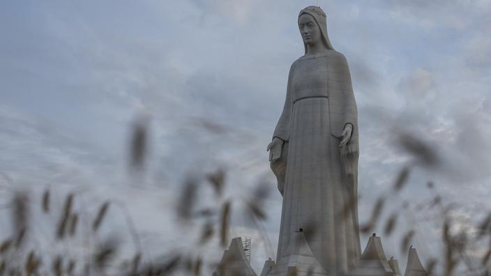 Plus haute statue de la Vierge Marie d'Europe inaugurée à Konotopie en Pologne