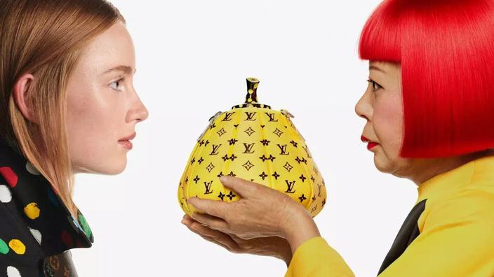 La campagne publicitaire « Creating Infinity » met en scène le top-modèle Rianne Van Rompaey et l’artiste japonaise Yayoi Kusama.