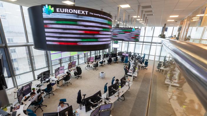La hausse des taux d’intérêt risque de freiner les projets d’investissement dans certaines entreprises.