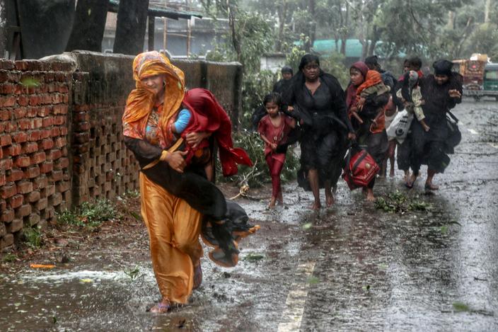 Les Images Impressionnantes Du Cyclone Mocha, Qui Touche La Birmanie Et ...