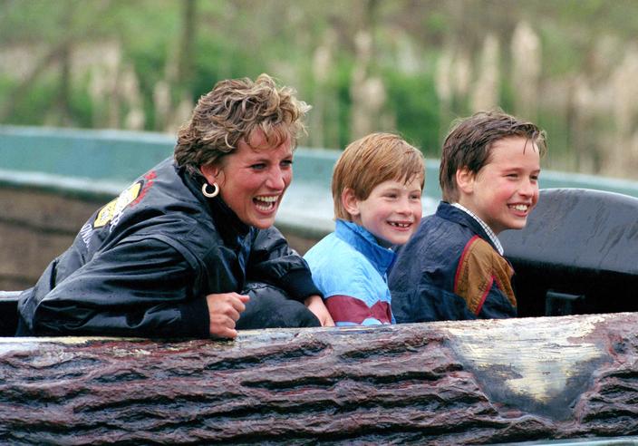 Thorpe Robe Ces 8 fois où la princesse Diana a enfreint le protocole, dont ce ...