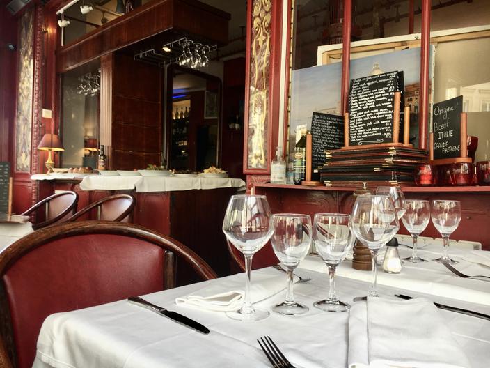 «Emily in Paris» un restaurant parisien à l