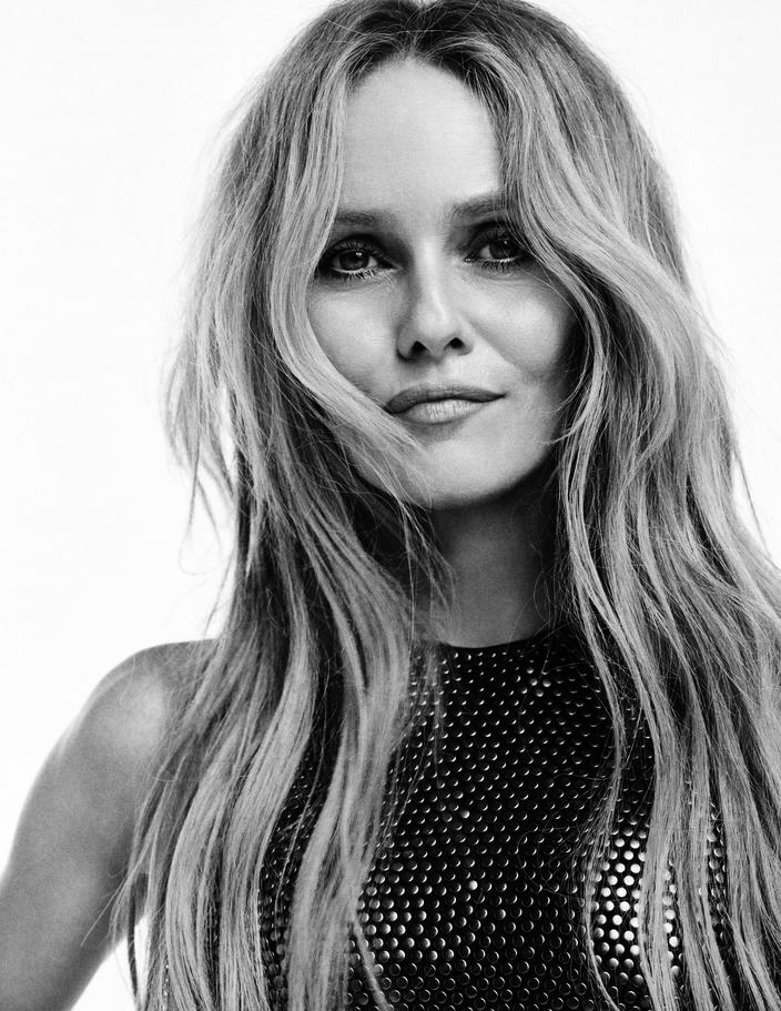 Sentimental Robe Vanessa Paradis : «Je ne veux pas me plaindre des selfies dans la rue ...