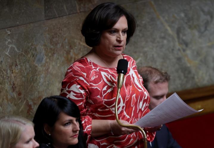 La Deputata Alexandra Martin al Centro dell'Interesse Politico dopo il Voto sulla Mozione di Censura di LFI