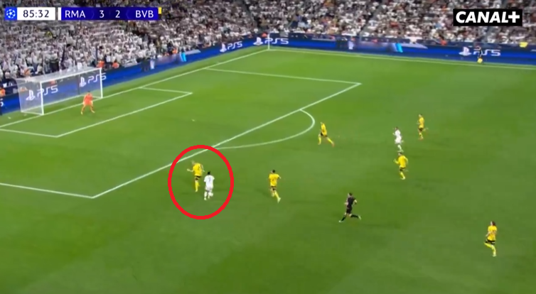 Ligue des champions: en vidéo, le but fabuleux de Vinicius avec le Real Madrid après... une course de 70 mètres